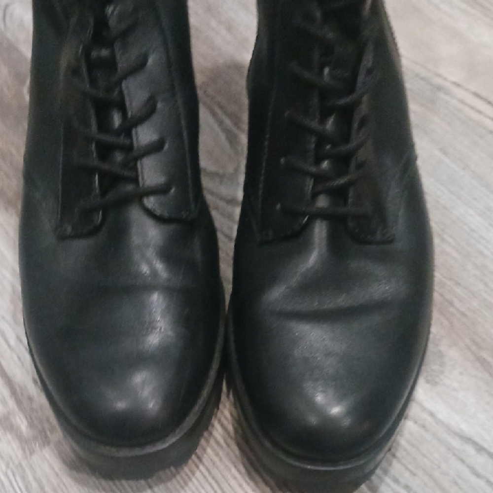 Michael Kors Women's Black Leather Ankle Boots Lace Up Moto Combat Size 8.5 - Picture 3 of 16